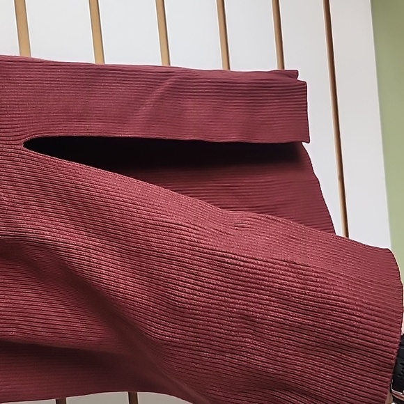 A&F Ribbed Skirt Small - Picture 2 of 4